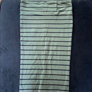 Torrid foldover skirt, back slit, 0x